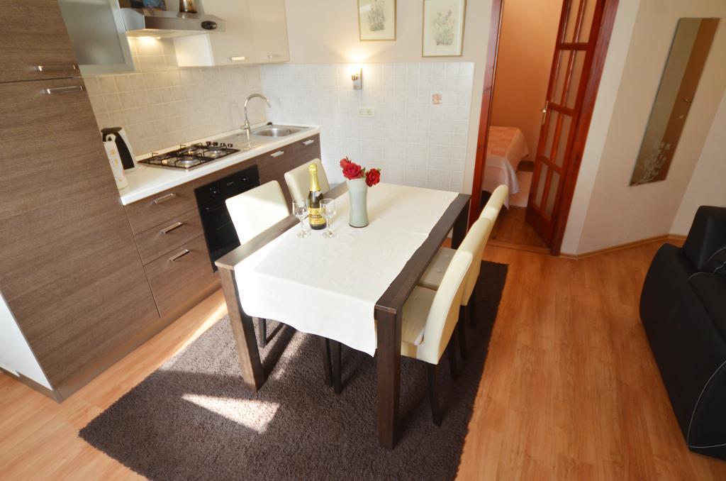 Apartment Ivanka Ровінь Екстер'єр фото